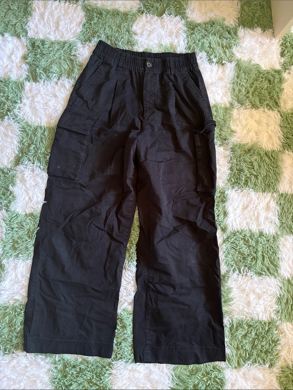 Women’s Black Cargo Pants with Elastic Waist and Utility Pockets